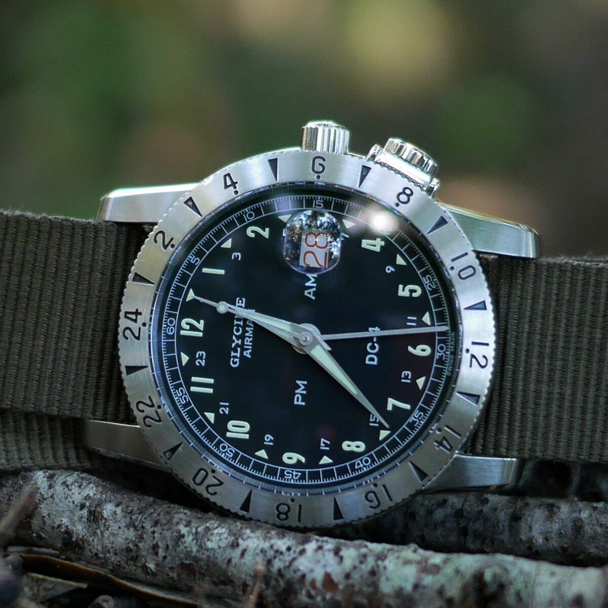 Glycine Airman DC-4 (English)